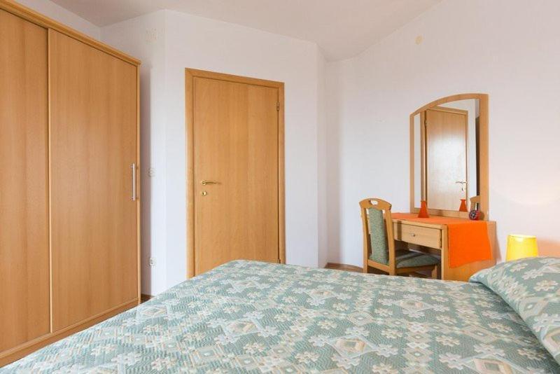 Marija F2 Apartment Krk Town Exterior photo