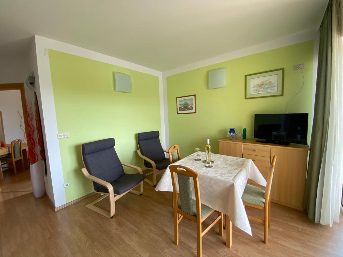 Marija F2 Apartment Krk Town Exterior photo